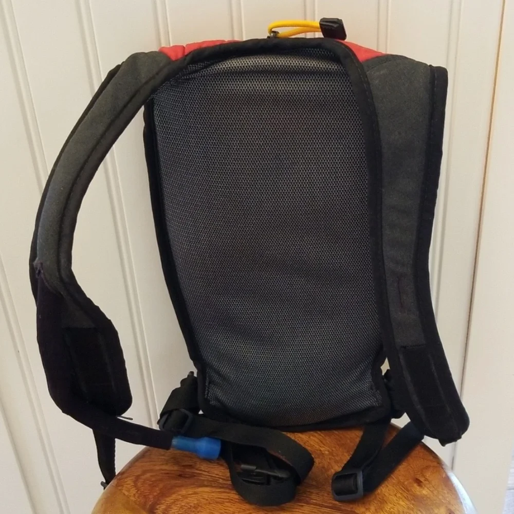 Camelbak Razor Red Runners Backpack - Picture 2 of 5